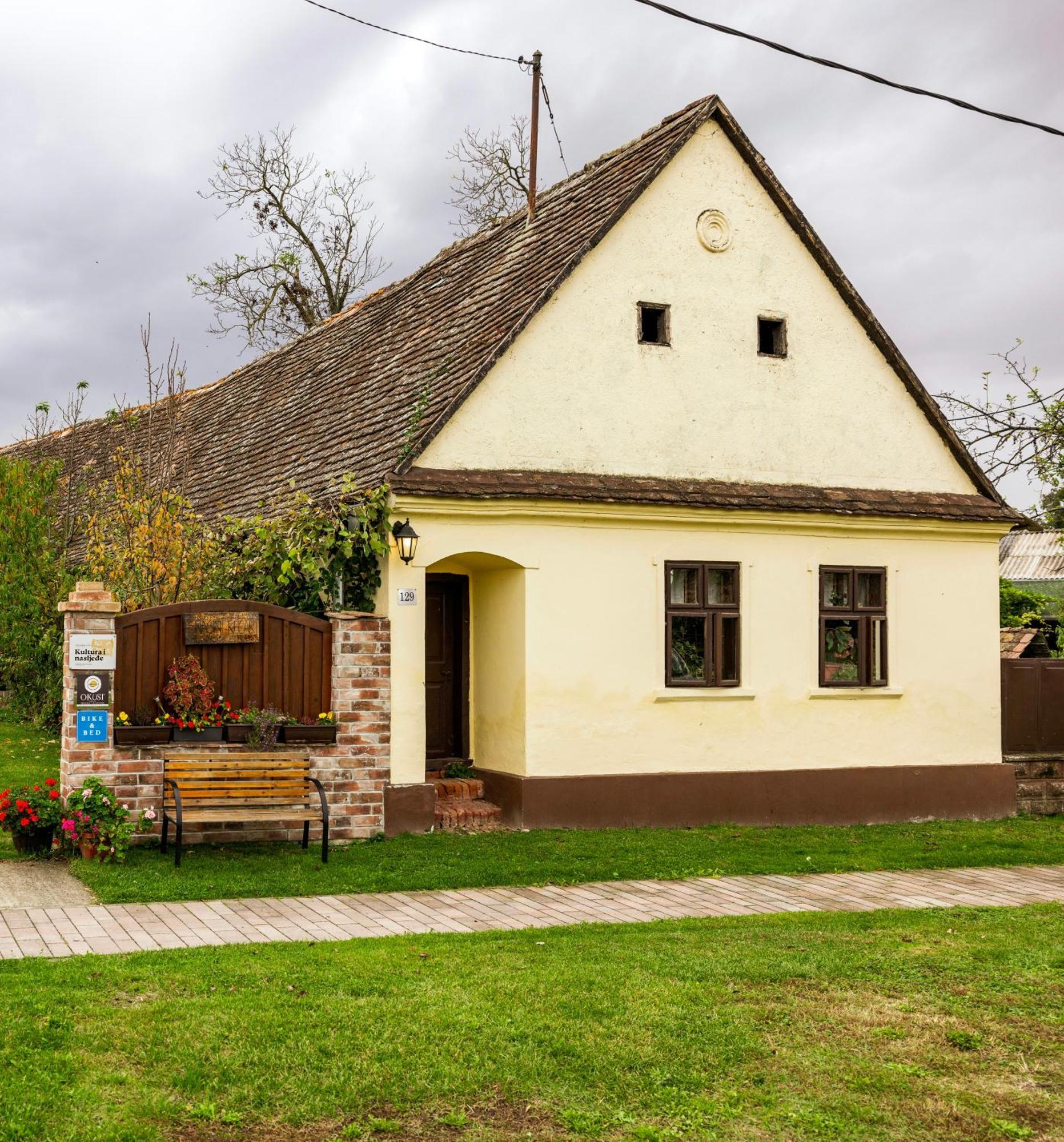 Snasini Kucari Bed & Breakfast Gradiste Exterior foto
